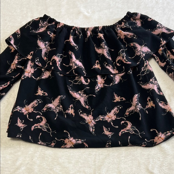 Wilfred Black and Pink Off-Shoulder Elegant Top with Butterfly Print Size XXS - Picture 2 of 11
